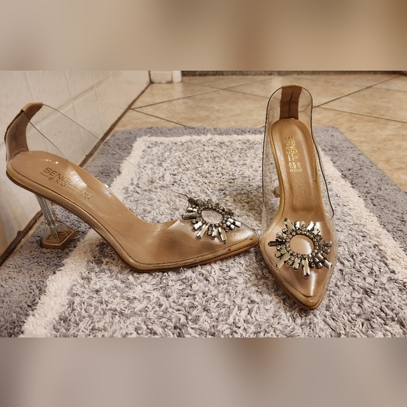 Nude Heel With Clear Stone Emblishment At The Toe. - Picture 2 of 6